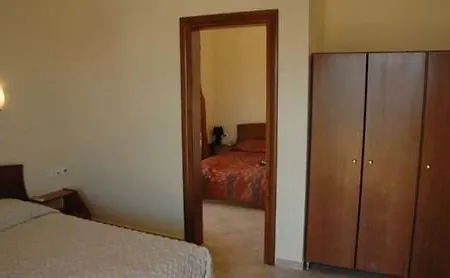 Sarti Plaza Hotel 2*