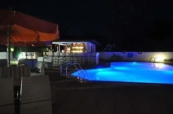 מלון Plaza