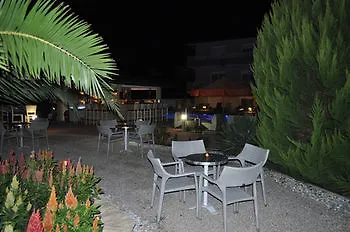 Plaza 2* סארטי